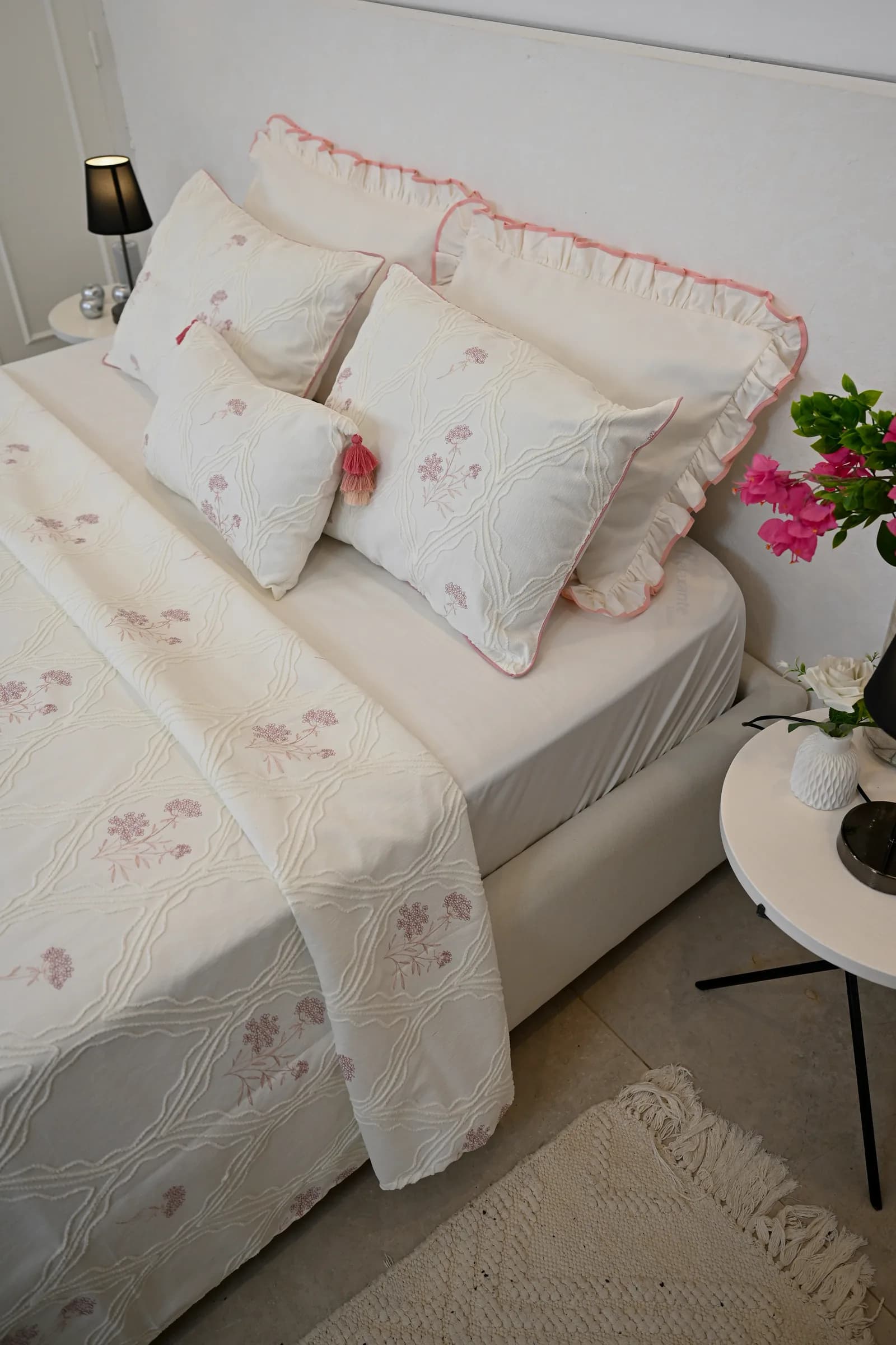 Parure de Lit Haute Gamme Jacquard Brodé « Rosée Royale » (7 Pièces) | A la Page
