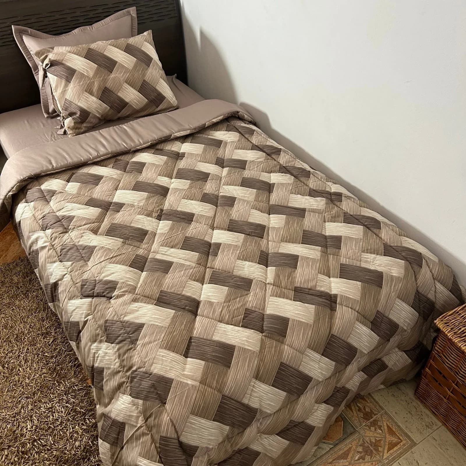 Couette 1,5 Place 180×220 – Confort et Chaleur pour des Nuits Douces