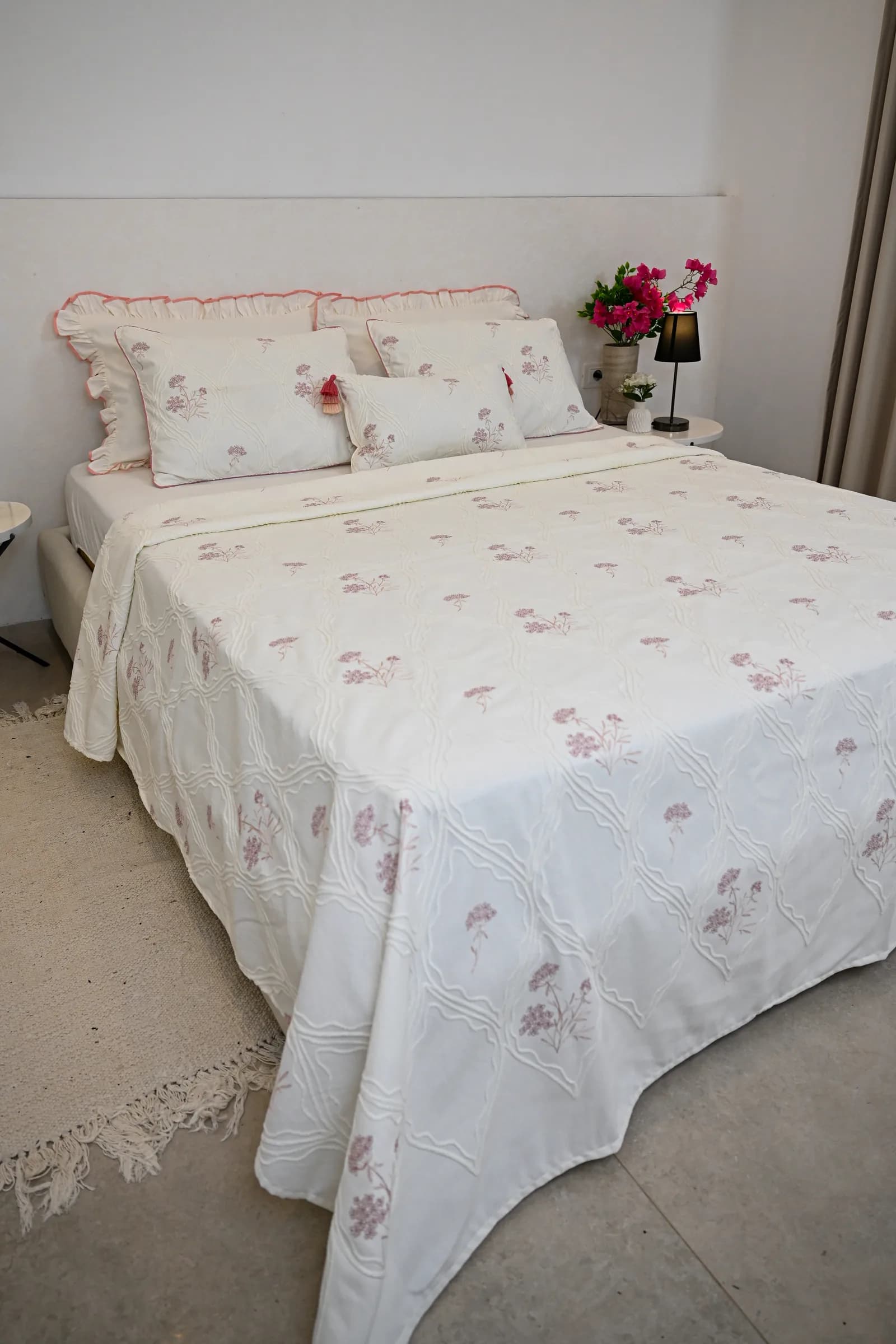 Parure de Lit Haute Gamme Jacquard Brodé « Rosée Royale » (7 Pièces) | A la Page