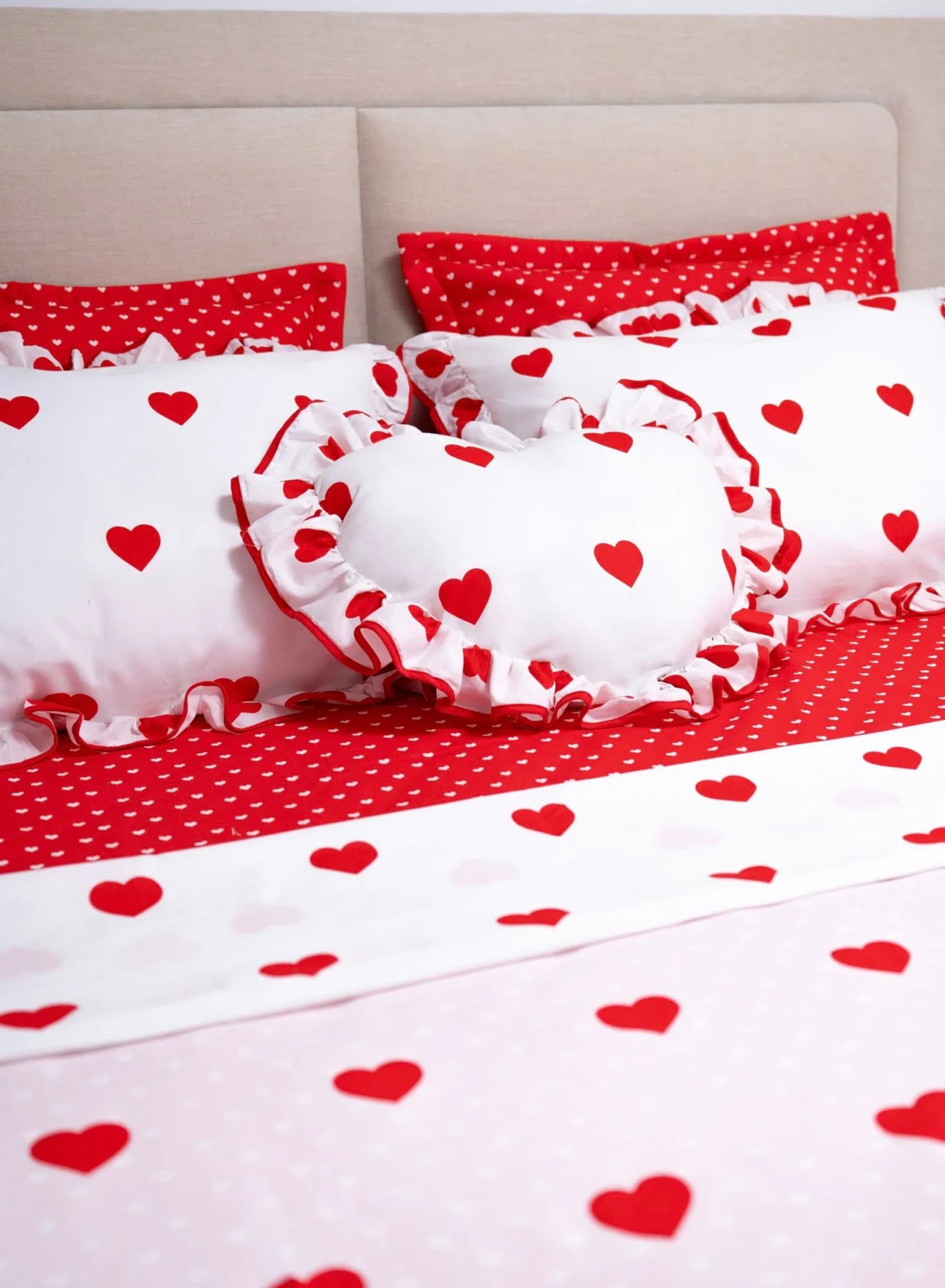Parure de Lit  Rouge & Blanc – Pack 7 ou 10 Pièces
