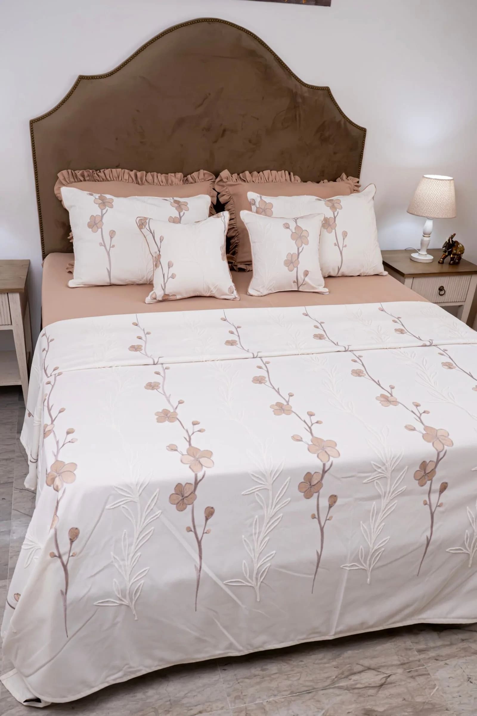 Parure de Lit Haute Gamme  Jacquard Brodé  « Cherry Blossom » (8 Pièces) | A la Page