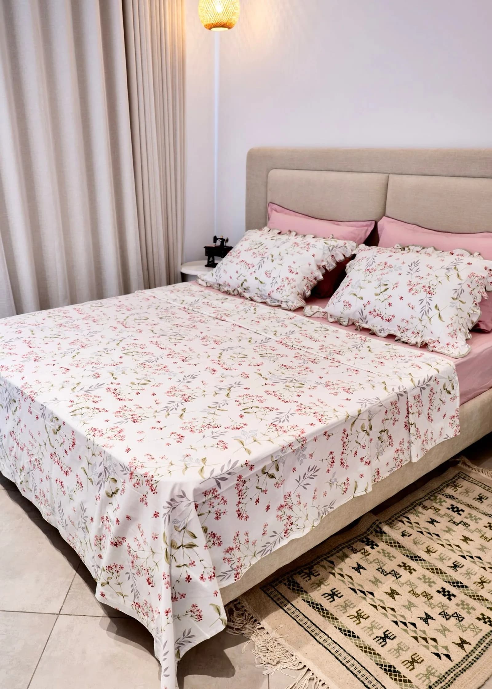 Parure de Lit 100% Coton « Rosalie » Floral Épuré (Pack 6 Pièces) | A la Page