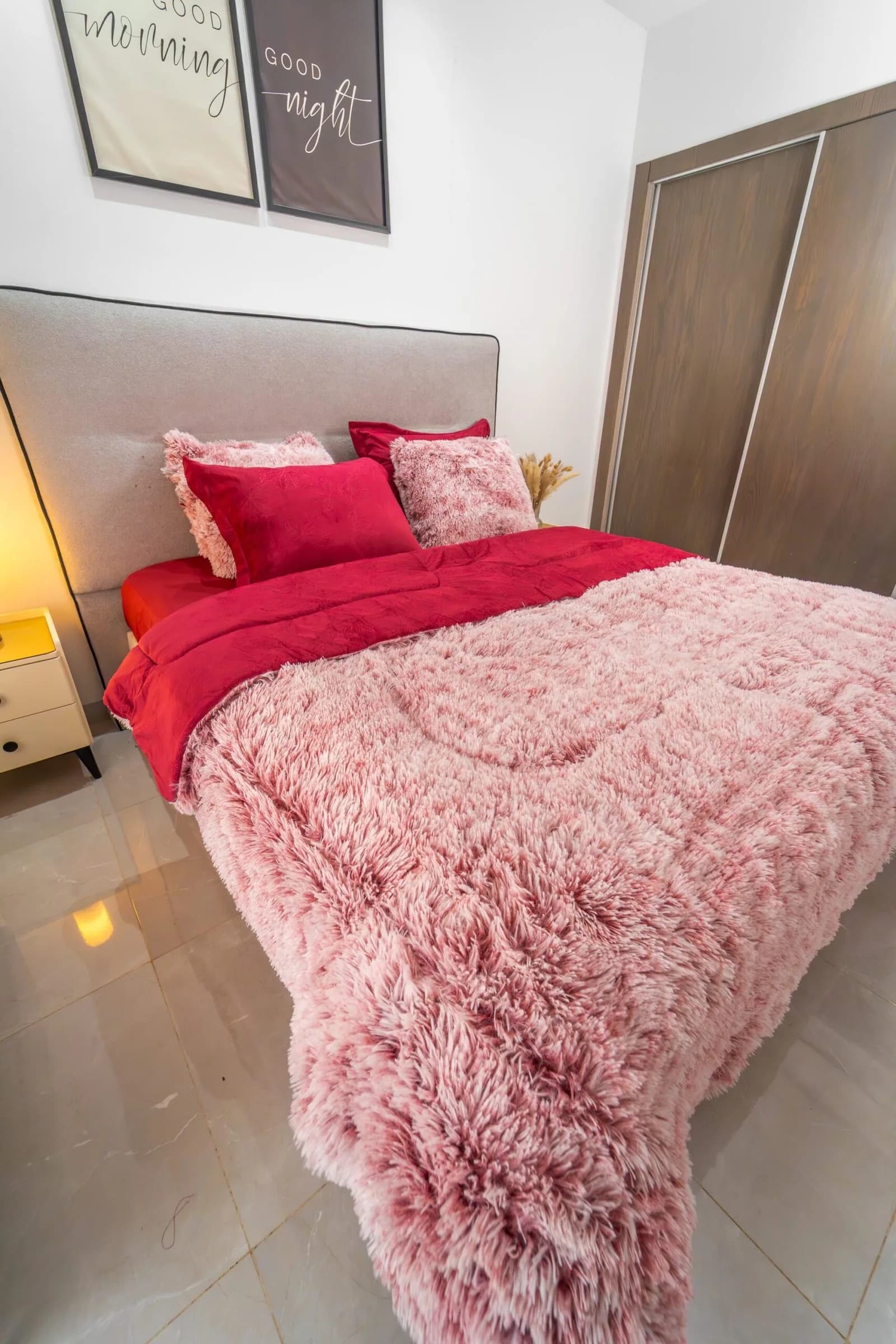 Couette Velours 2 places 240×230 cm Rose & Rouge | A la Page Tunisie