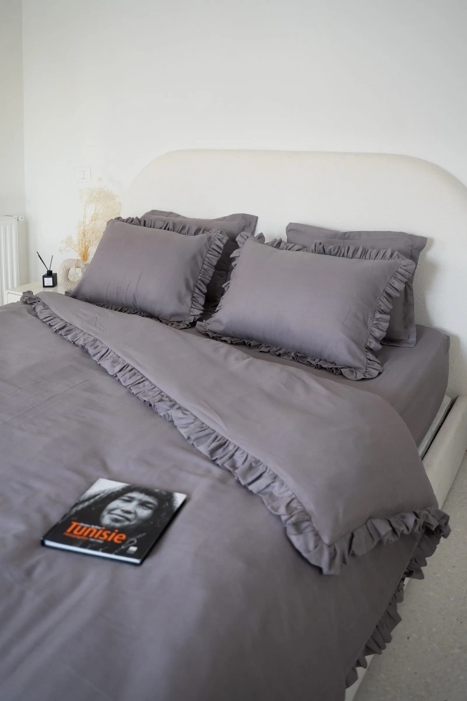Housse de couette à volants gris clair  – Style chic et intemporel | Tunisie