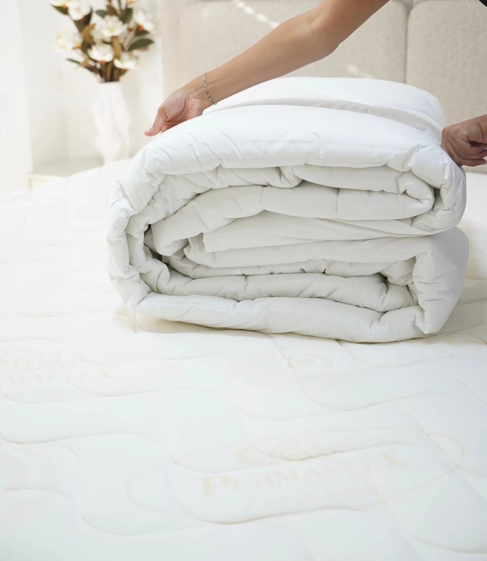 Couette blanche deux places 240×220 cm  – Légère, chaude et élégante | Tunisie