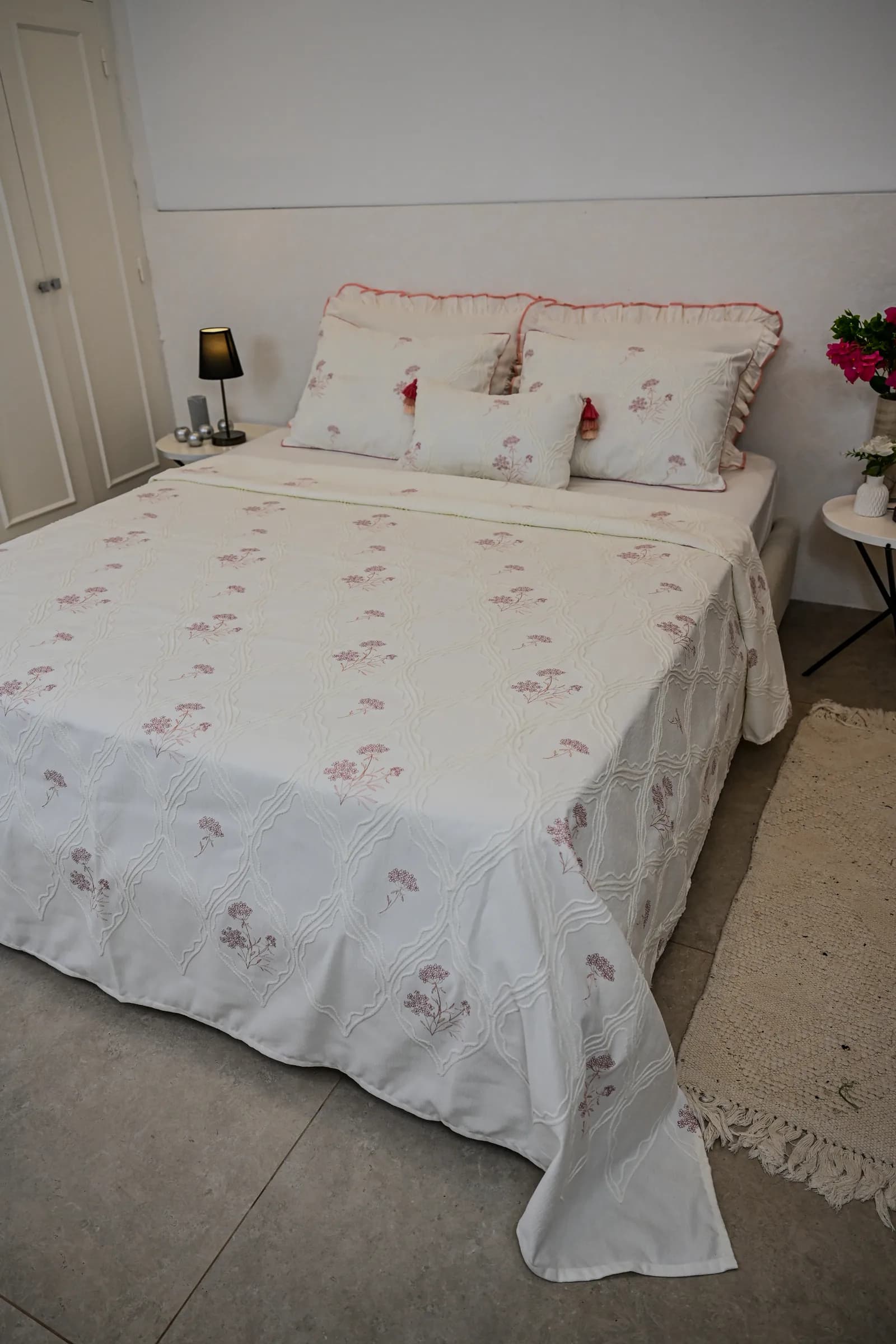 Parure de Lit Haute Gamme Jacquard Brodé « Rosée Royale » (7 Pièces) | A la Page