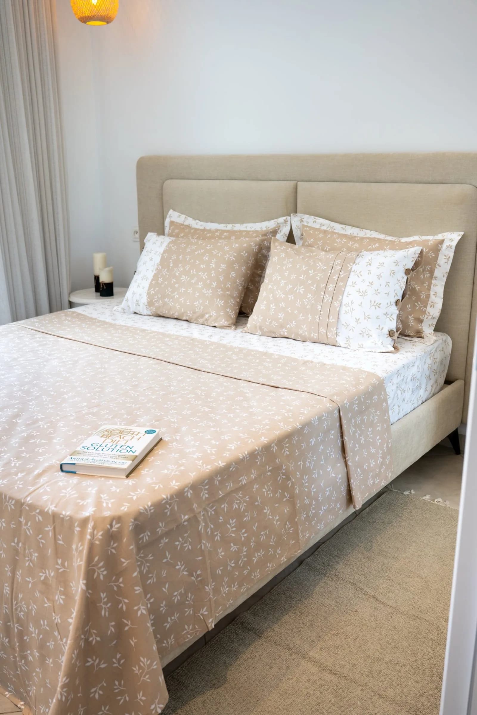 Parure de Lit 100% Coton « Sienna » Beige Végétal (Pack 6 Pièces) | A la Page