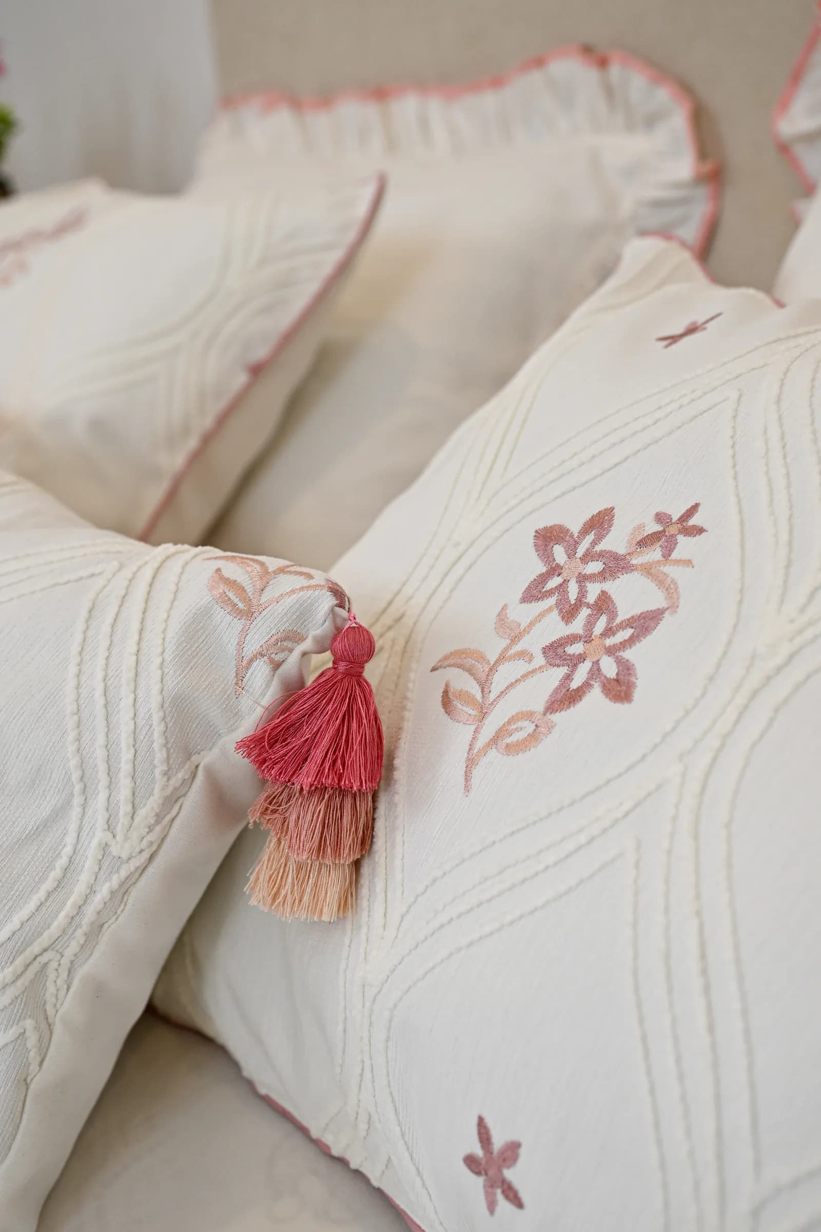 Parure de Lit Haute Gamme  Jacquard Brodé « Palais Rosé » (7 Pièces) | A la Page