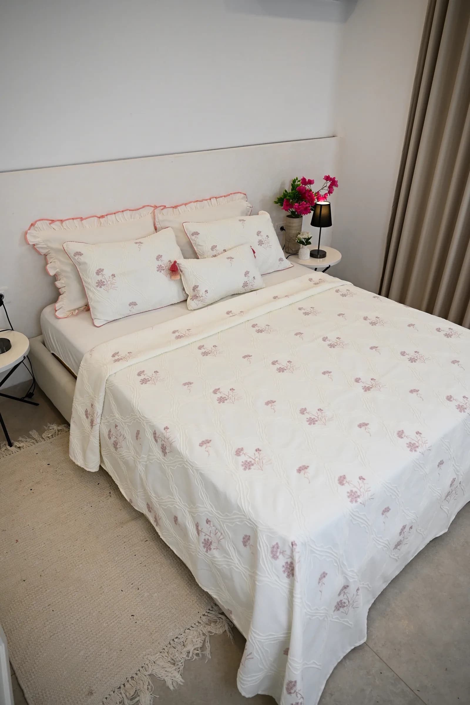 Parure de Lit Haute Gamme Jacquard Brodé « Rosée Royale » (7 Pièces) | A la Page