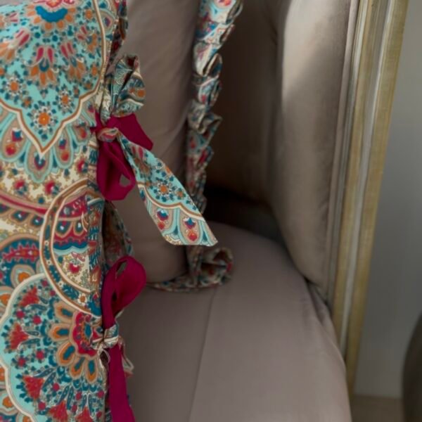 Couette 2 Places 7 Pièces (220x240) avec 4 Taies d'Oreiller + Coussin et Housse de Matelas - Luxe et Confort