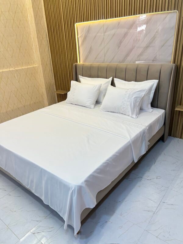 Parure de lit 6 pièces haut de gamme – Broderie élégante et tissu premium
