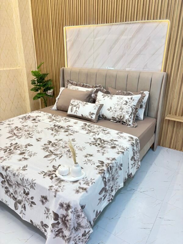 img_0403-2 Parure de lit 7 pièces avec housse + drap + 4 taies + coussin déco