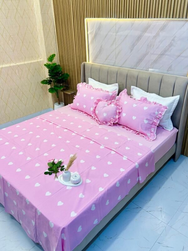 Parure de lit 7 pièces avec housse + drap + 4 taies + coussin déco