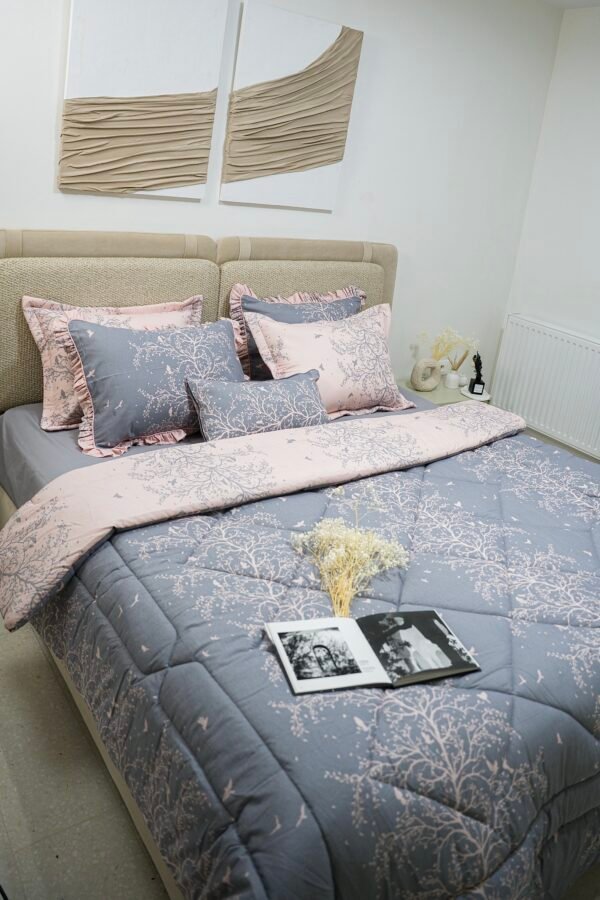 dsc01492 Couette 2 Places 7 Pièces (220x240) avec 4 Taies d'Oreiller + Coussin et Housse de Matelas - Luxe et Confort