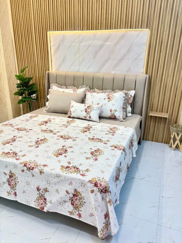 Parure de lit 7 pièces avec housse + drap + 4 taies + coussin déco