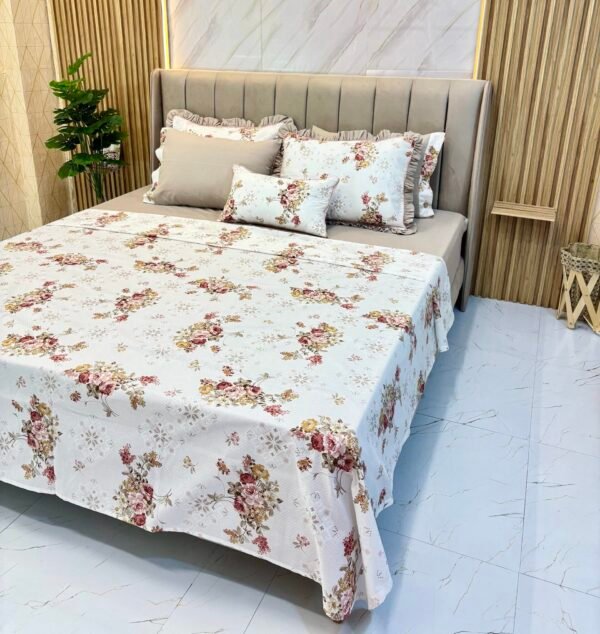 Parure de lit 7 pièces avec housse + drap + 4 taies + coussin déco