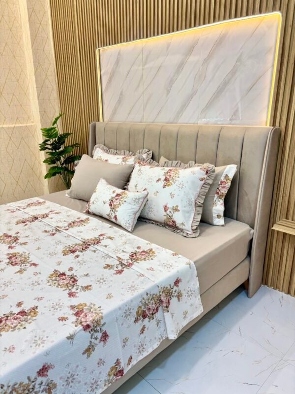 Parure de lit 7 pièces avec housse + drap + 4 taies + coussin déco