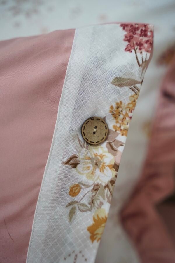 dsc01584 Couette 2 Places 7 Pièces (220x240) avec 4 Taies d'Oreiller + Coussin et Housse de Matelas - Luxe et Confort