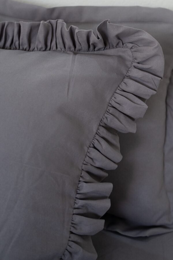 dsc01618 Housse de couette à volants gris clair – Style chic et intemporel | Tunisie