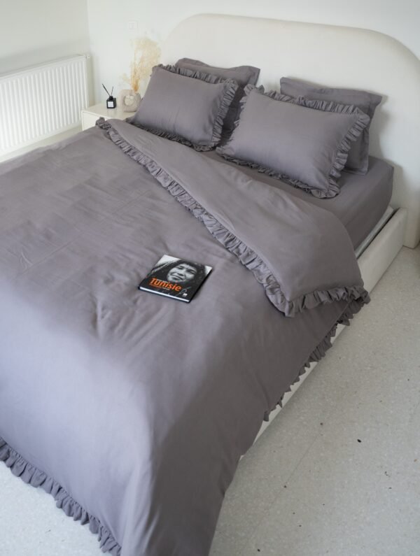 dsc01629 Housse de couette à volants gris clair – Style chic et intemporel | Tunisie