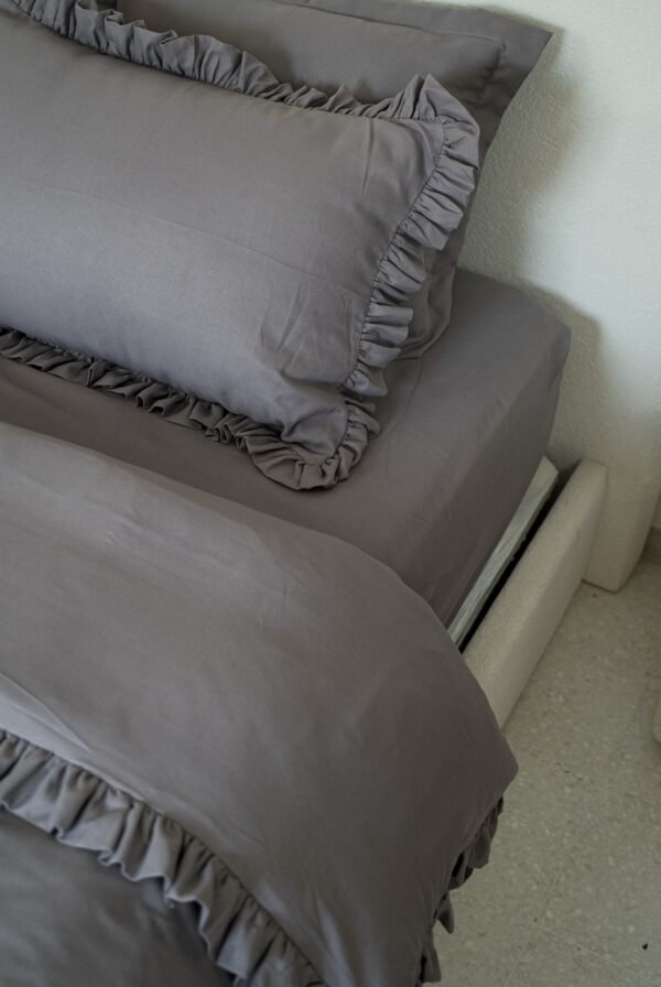 dsc01638 Housse de couette à volants gris clair – Style chic et intemporel | Tunisie
