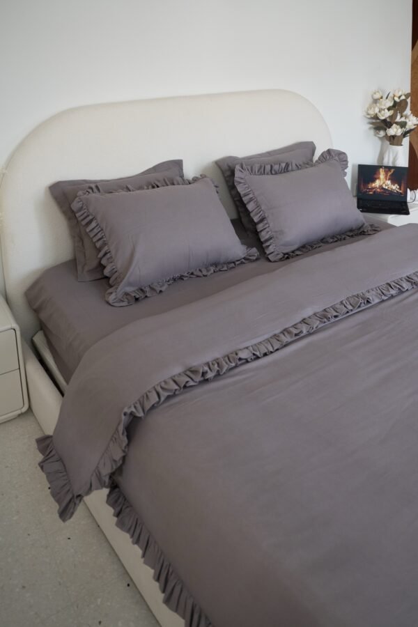 dsc01647 Housse de couette à volants gris clair – Style chic et intemporel | Tunisie