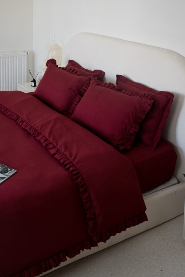 dsc01678 Housse de couette à volants bordeaux – Raffinée et chaleureuse | Tunisie