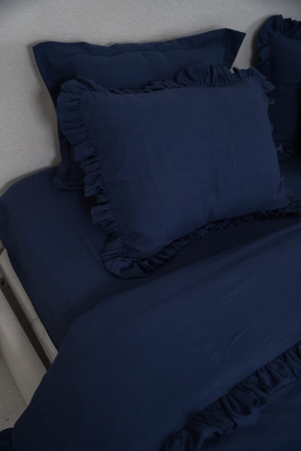 dsc01733 Housse de couette à volants bleu marine – Élégance intemporelle | Tunisie
