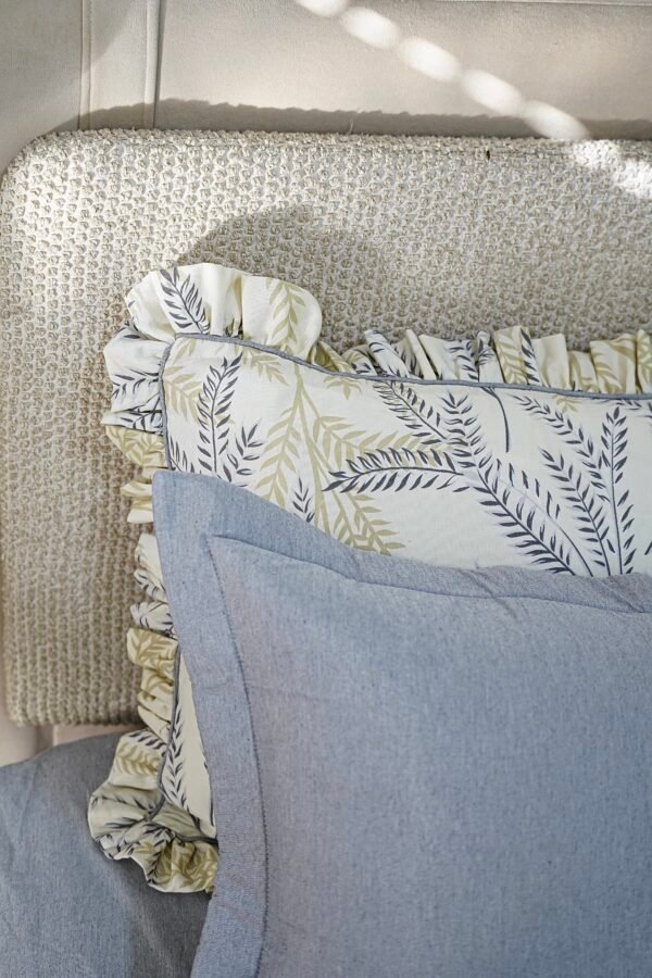 dsc01863 Couette 2 Places 7 Pièces (220x240) avec 4 Taies d'Oreiller + Coussin et Housse de Matelas - Luxe et Confort