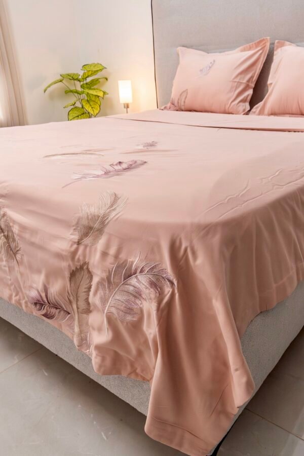 Housse de couette 100% Coton Rose Poudré Brodé "Plume" (4 pièces) | A la Page Tunisie