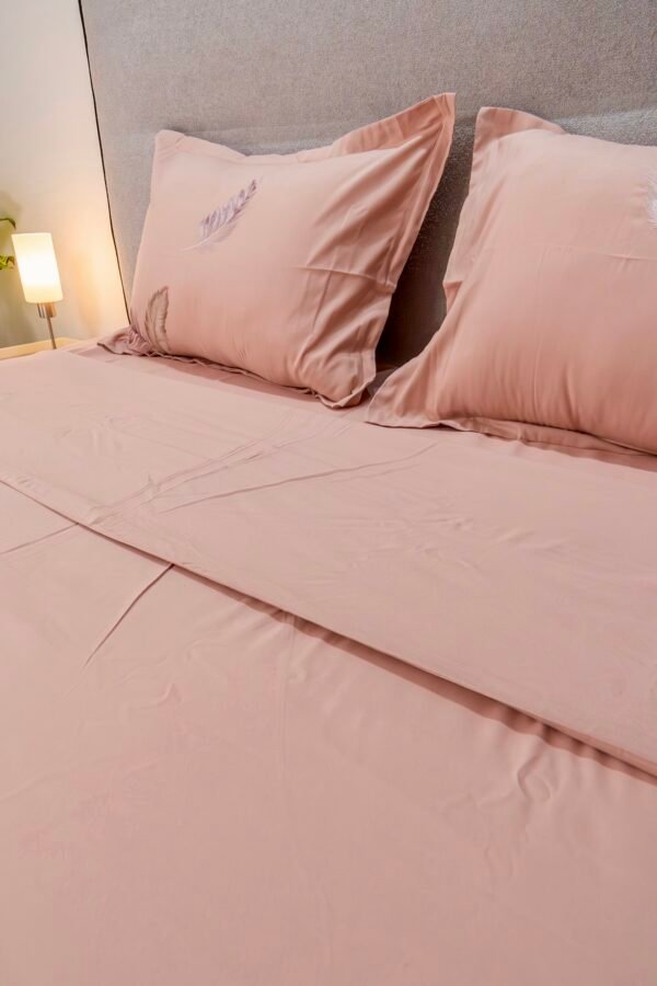 Housse de couette 100% Coton Rose Poudré Brodé "Plume" (4 pièces) | A la Page Tunisie