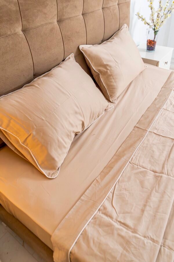 Parure de lit Satin de Coton Beige (4 pièces) | A la Page Tunisie