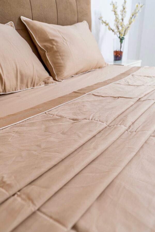 Parure de lit Satin de Coton Beige (4 pièces) | A la Page Tunisie