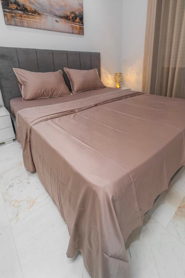 Parure de lit Satin de Coton Greige (4 pièces) | A la Page Tunisie