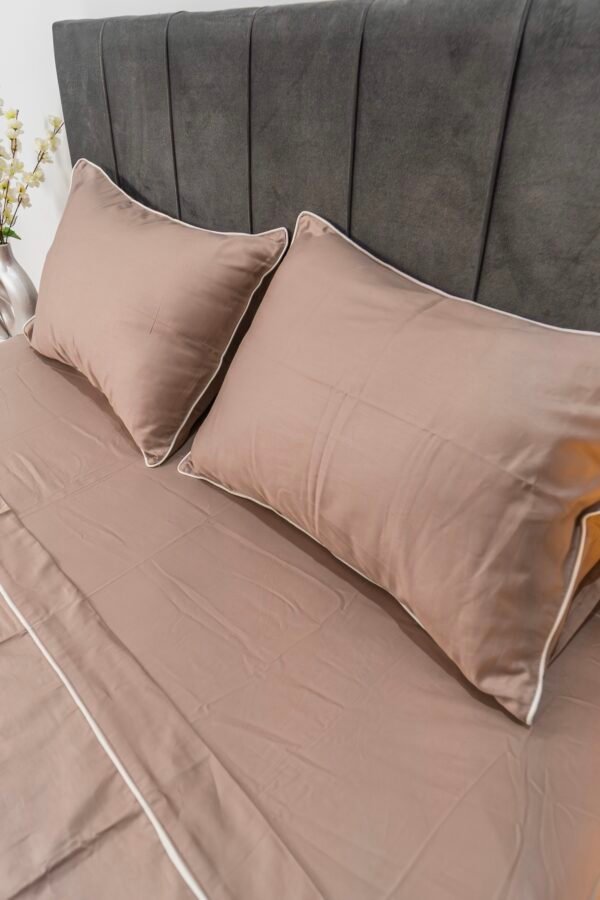 Parure de lit Satin de Coton Greige (4 pièces) | A la Page Tunisie