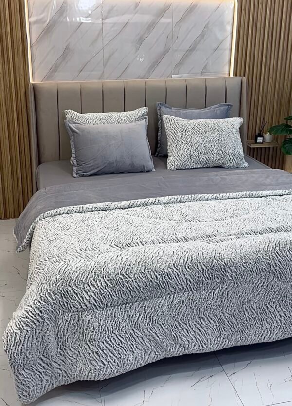 screenshot-45 Couette en velours grise – 5 pièces | Élégance & confort