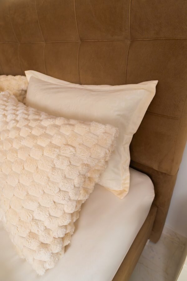 dsc00173 Couette Velours 2 places 240×230 cm Beige Crème | A la Page Tunisie