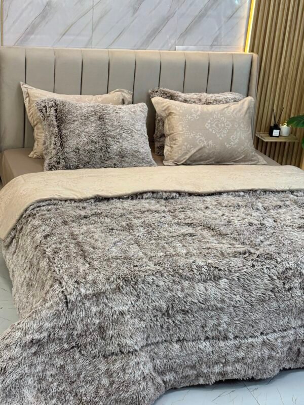 img_2567-2 Couette Velours 2 places 240×230 cm Beige & Marron | A la Page Tunisie