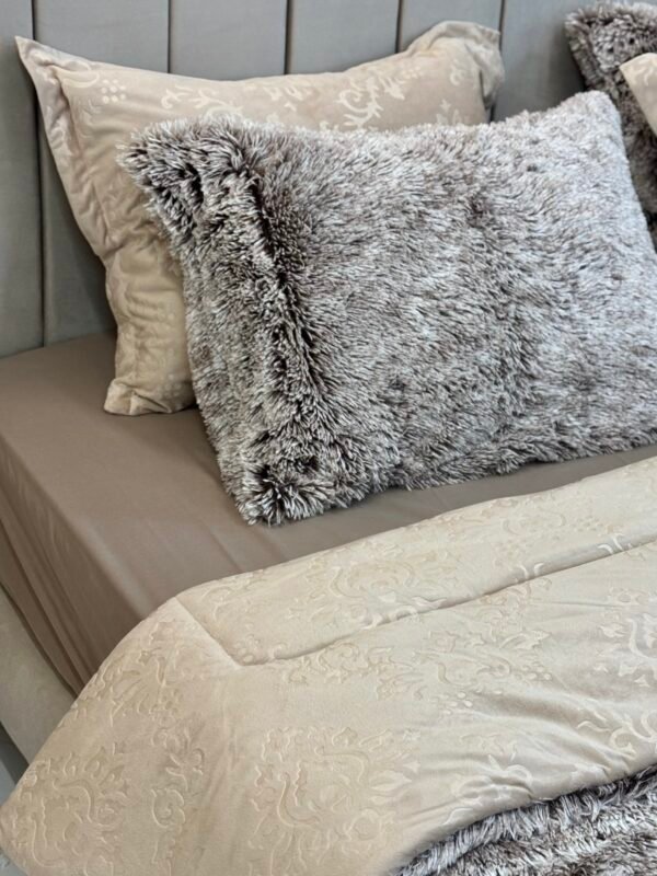 img_2569-2 Couette Velours 2 places 240×230 cm Beige & Marron | A la Page Tunisie