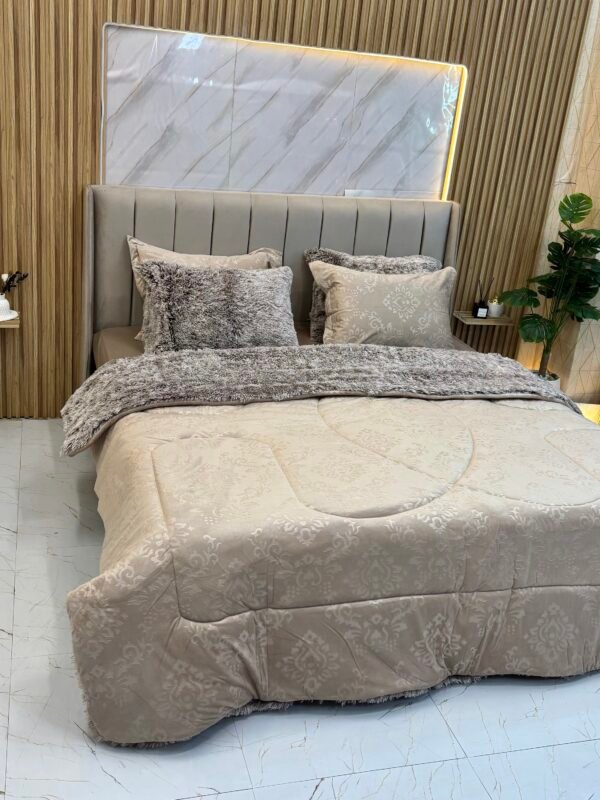 img_2591-2 Couette Velours 2 places 240×230 cm Beige & Marron | A la Page Tunisie