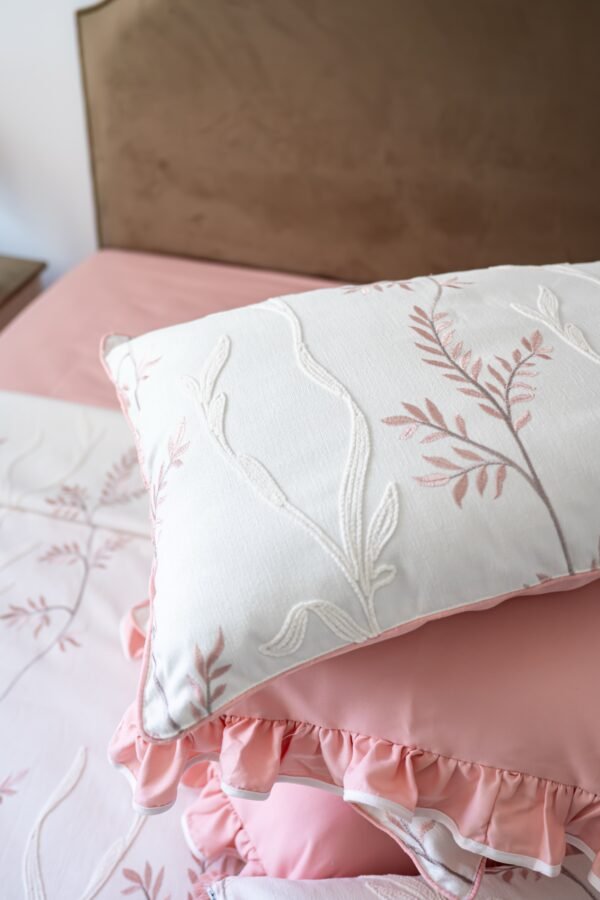Parure de lit Haute Gamme  Jacquard Brodé "Rêve de Rose" (7 pièces) | A la Page