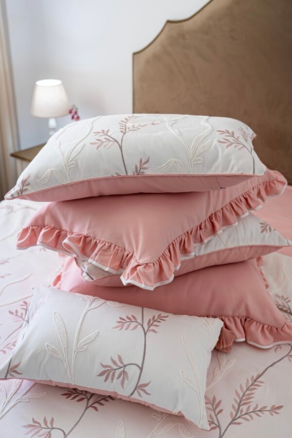 Parure de lit Haute Gamme  Jacquard Brodé "Rêve de Rose" (7 pièces) | A la Page