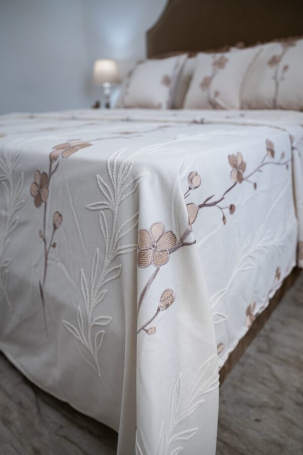 Parure de Lit Haute Gamme  Jacquard Brodé  "Cherry Blossom" (8 Pièces) | A la Page