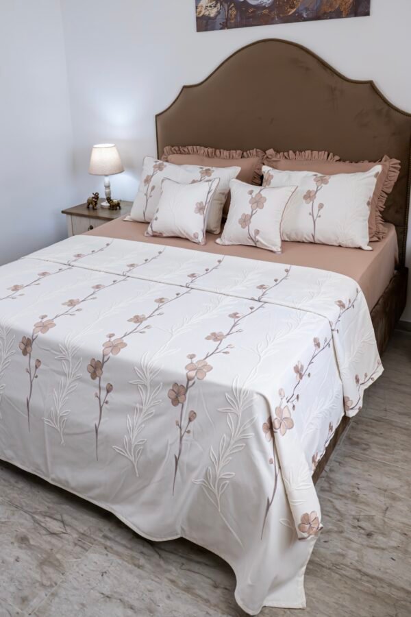 Parure de Lit Haute Gamme  Jacquard Brodé  "Cherry Blossom" (8 Pièces) | A la Page