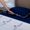 Parure de lit Haute Gamme  Jacquard Brodé "Minuit Blanc" (7 pièces) | A la Page