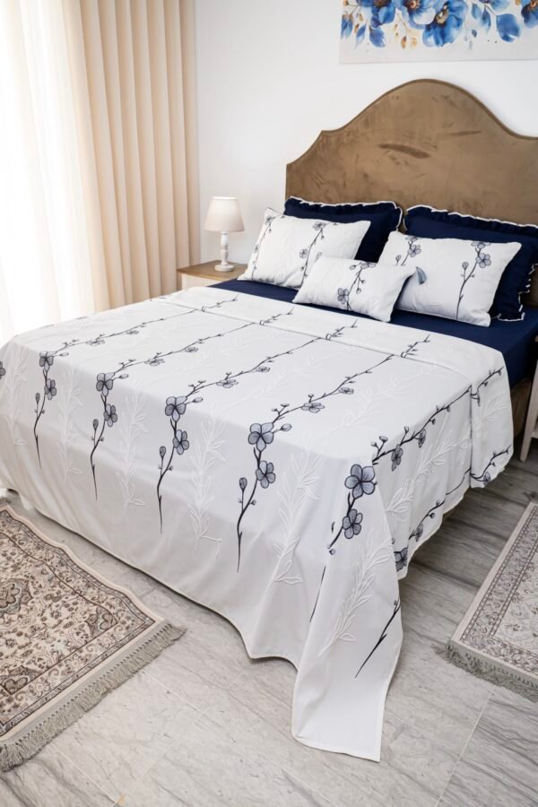 Parure de lit Haute Gamme  Jacquard Brodé "Minuit Blanc" (7 pièces) | A la Page