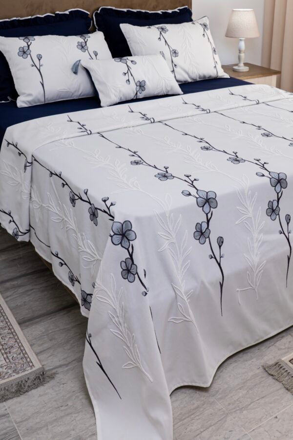 Parure de lit Haute Gamme  Jacquard Brodé "Minuit Blanc" (7 pièces) | A la Page