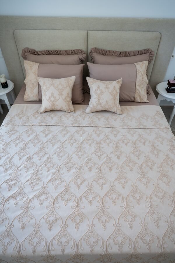 Parure de Lit Jacquard "Amande Douce" Motif Arabesque (Pack 8 Pièces) | A la Page