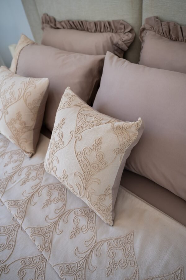 Parure de Lit Jacquard "Amande Douce" Motif Arabesque (Pack 8 Pièces) | A la Page