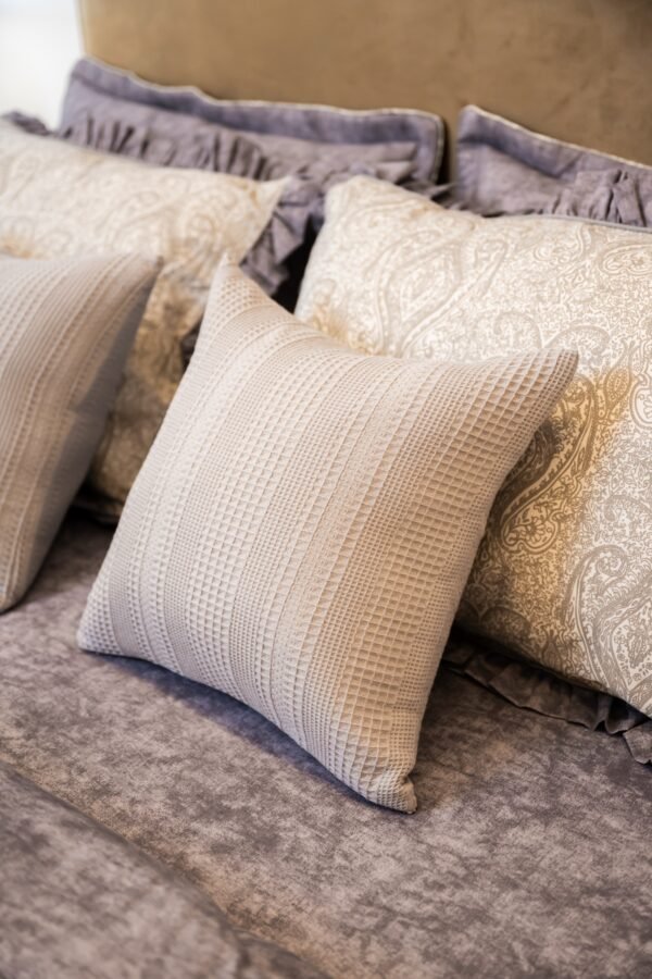 Ensemble Jeté de Lit + 2 Coussins Décoratifs Midabi 100% Coton Tunisie - À La Page